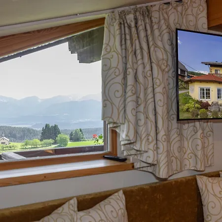 Pleschinhof Farm stay *